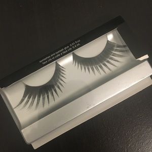FREE (with any purchase) Lashes